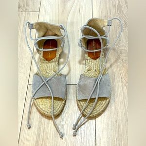 New never worn Diane von Furstenberg sandals size 9 US.